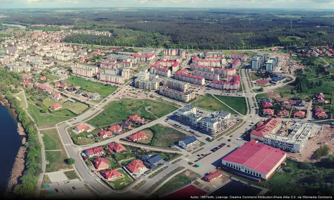 Nowoczesny budynek administracyjny na Ełckiej Kolei Wąskotorowej po zakończonej modernizacji